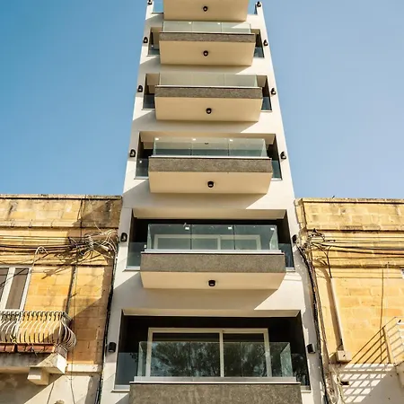Stunning View Penthouse Near Xemxija Promenade خليج سانت بول