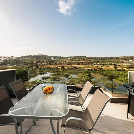 The View Penthouse By Zzzing * St. Paul's Bay