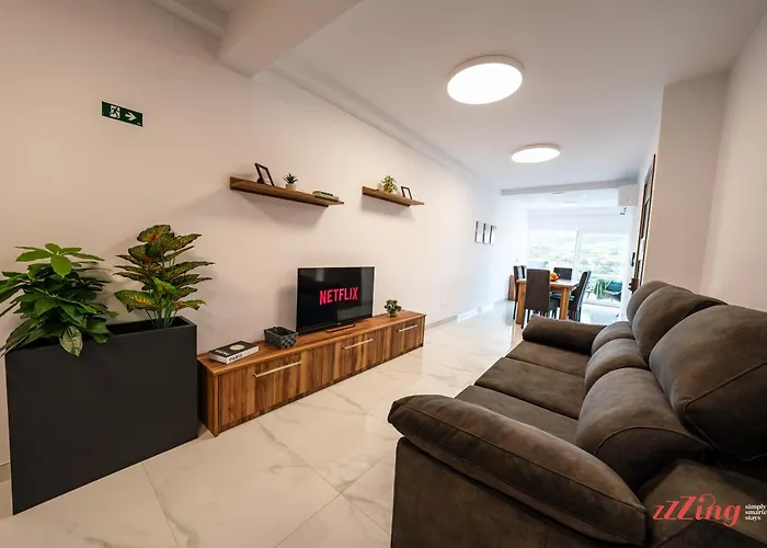 The View Penthouse By Zzzing * St Paul's Bay