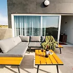 Stunning View Penthouse Near Xemxija Promenade Διαμέρισμα